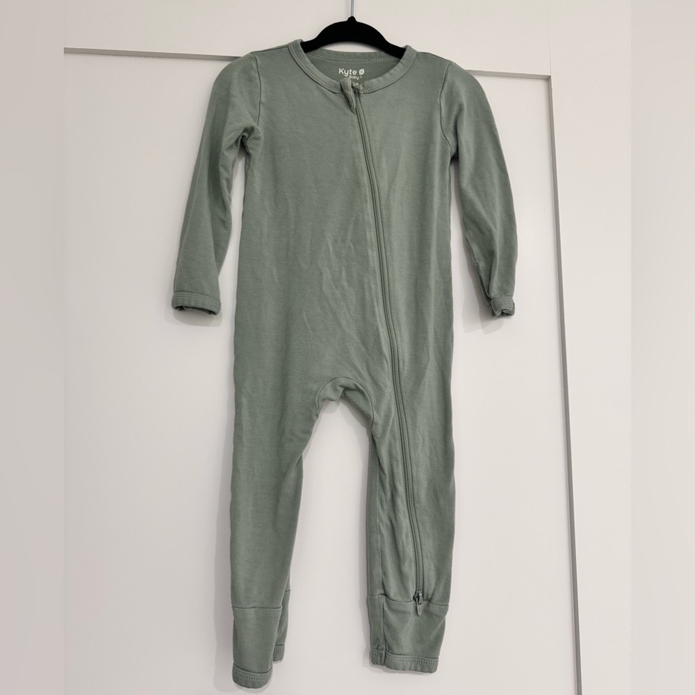 Kyte BABY Thyme Green Zippered Romper 12-18m